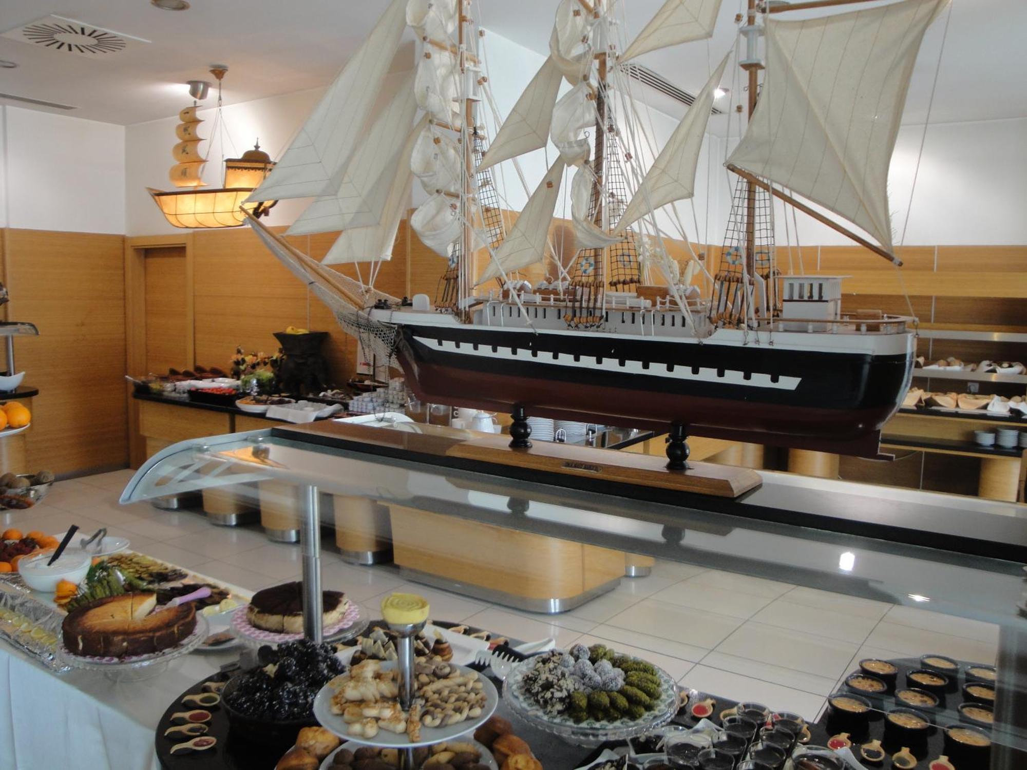 Lale Hotel Сапанча Ресторан фото